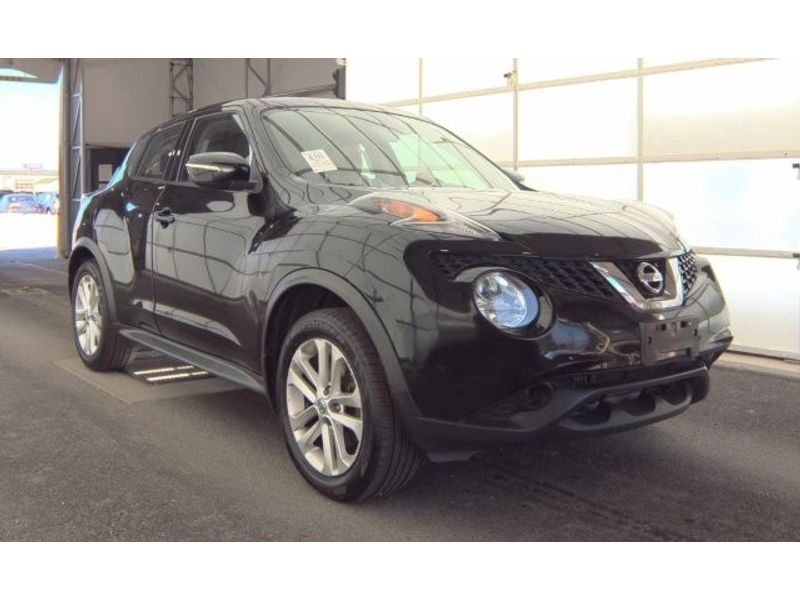 2017 Nissan Juke S photo 2