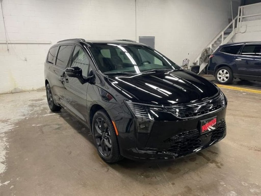 New 2027 Chrysler Pacifica LIMITED AWD Passenger Van