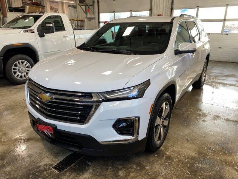 2023 Chevrolet Traverse Leather photo 3