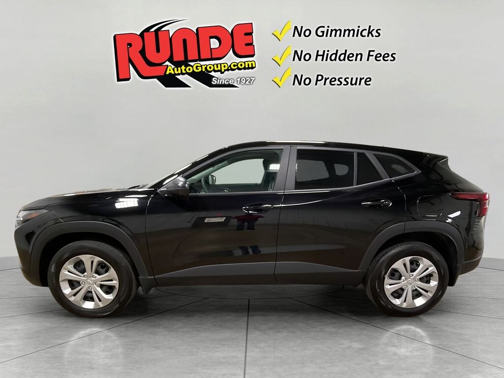 Used 2025 Chevrolet Trax LS Sport Utility