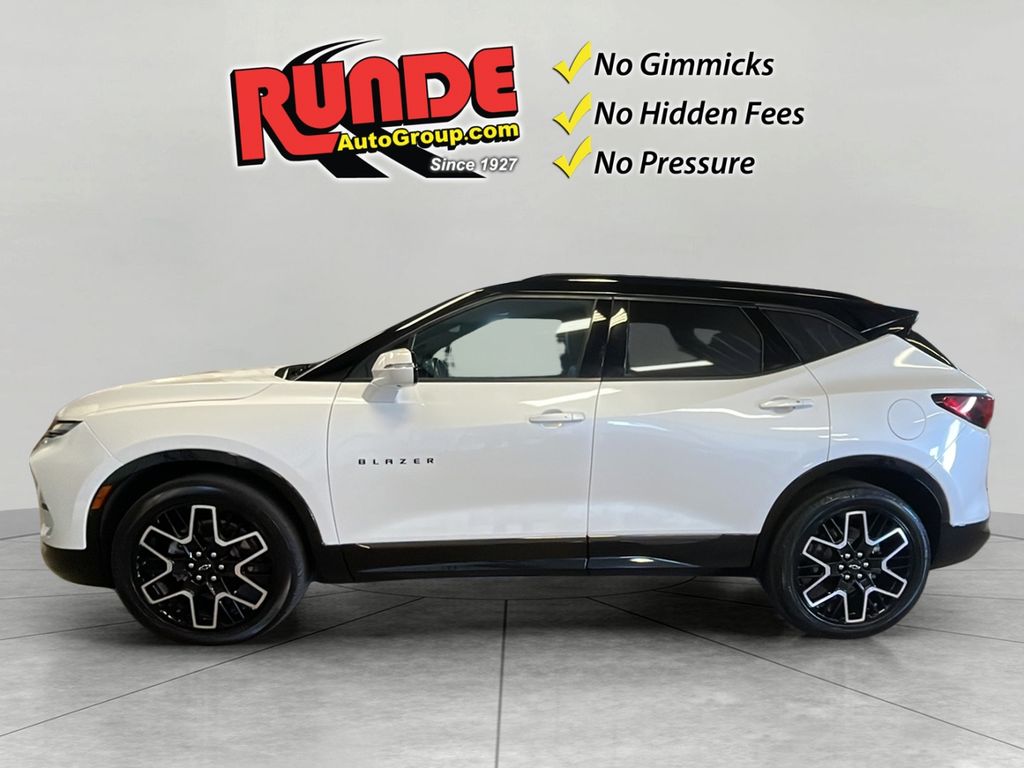 2024 Chevrolet Blazer RS photo 2