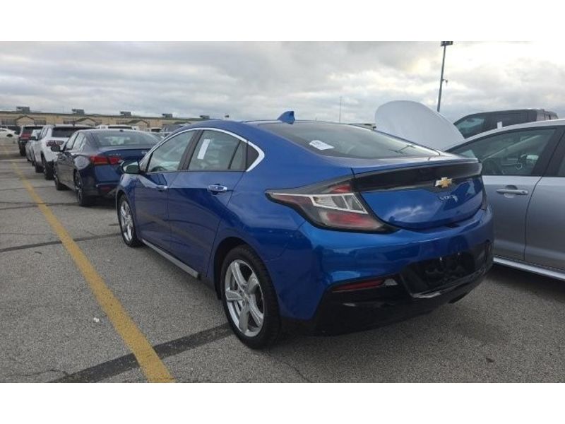2016 Chevrolet Volt LT photo 4