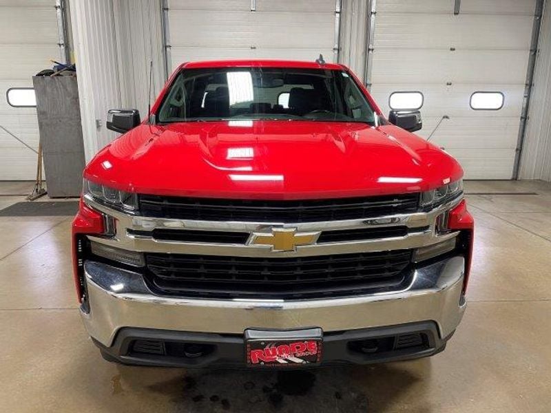 Used 2021 Chevrolet Silverado 1500 LT with VIN 3GCUYDED2MG139643 for sale in Manchester, IA