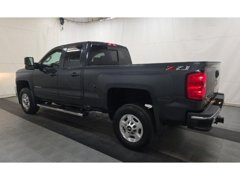 2018 Chevrolet Silverado 2500HD LT photo 4