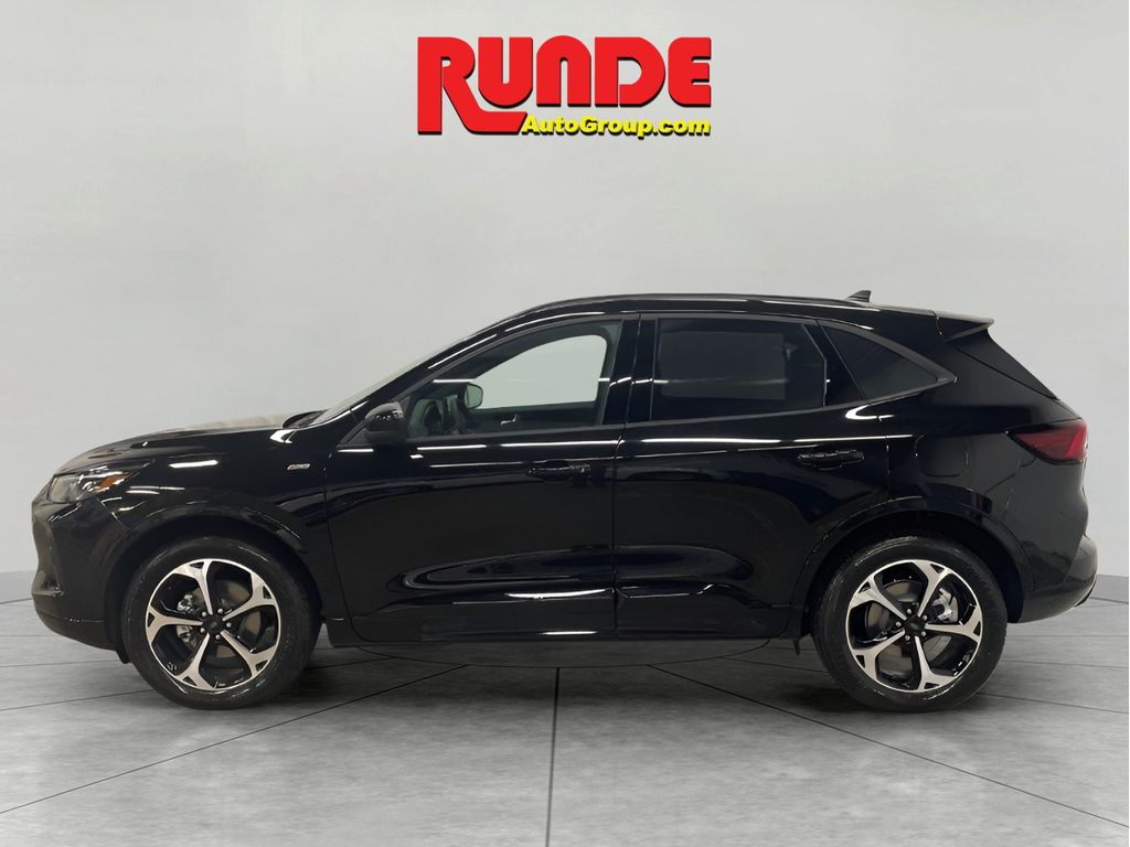 2024 Ford Escape ST-Line Elite photo 2