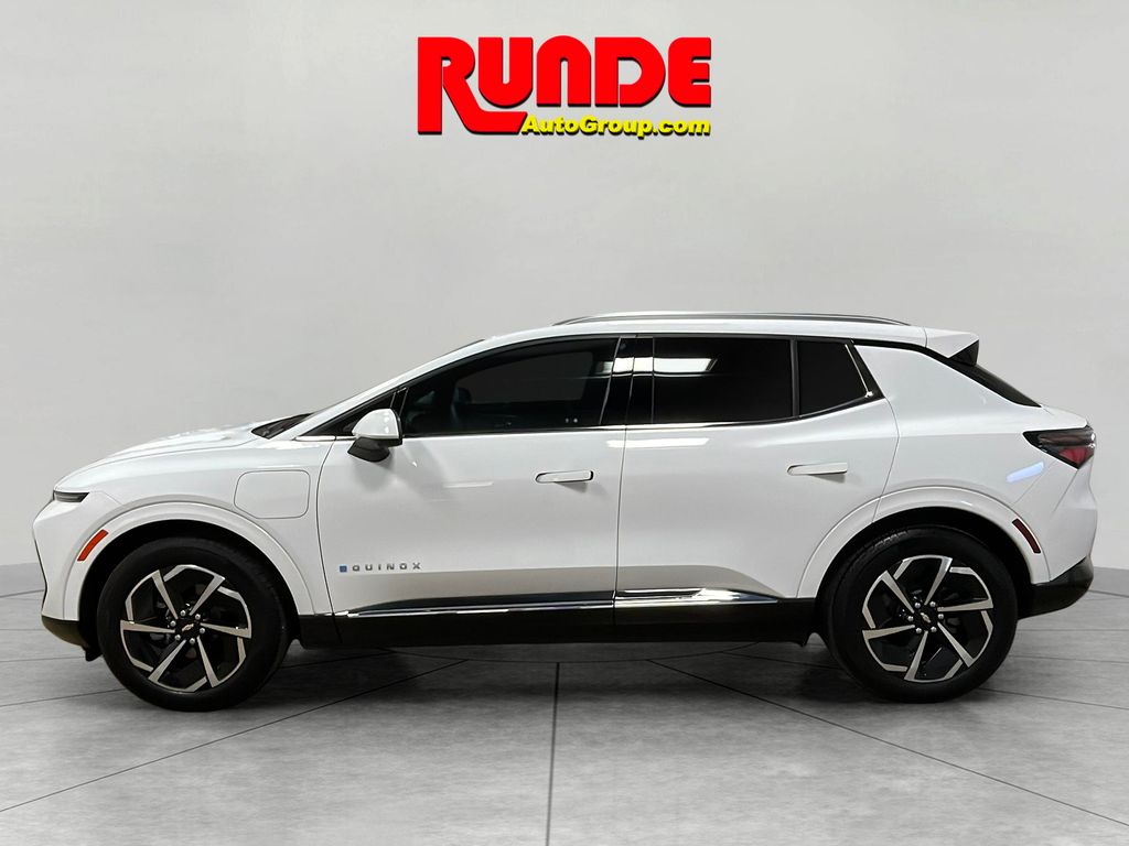 2025 Chevrolet Equinox EV 1LT photo 2