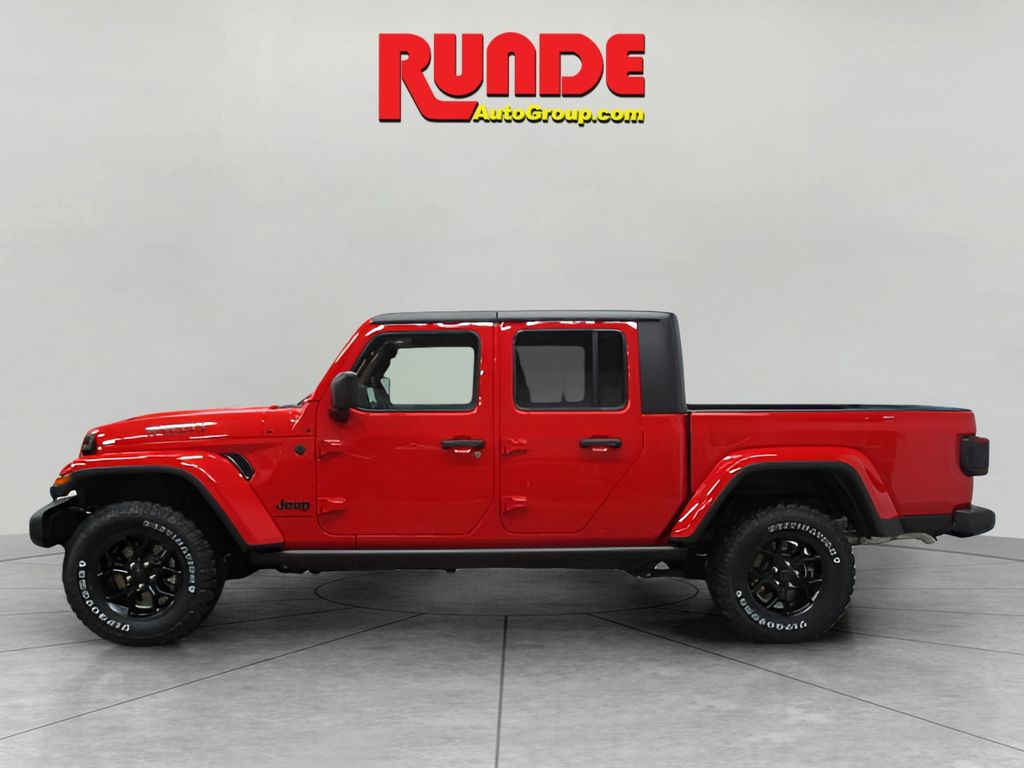 2024 Jeep Gladiator Sport Willys photo 2