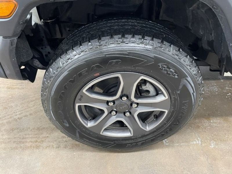 2019 Jeep Wrangler Sport S photo 4