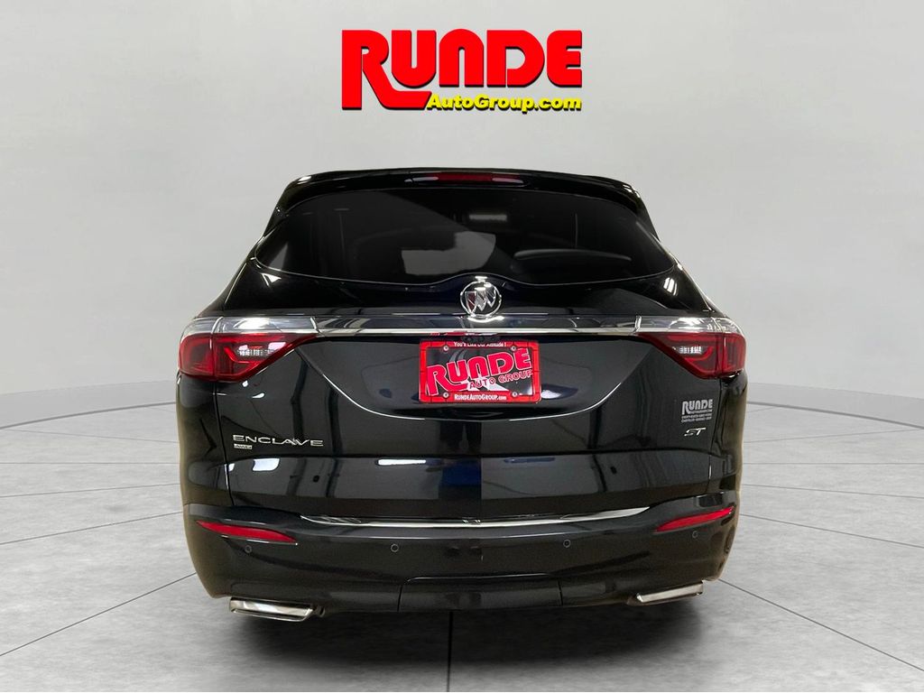 2023 Buick Enclave Essence Sport Touring photo 3