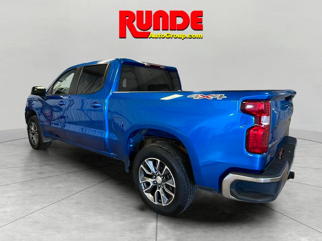 2023 Chevrolet Silverado 1500 LT photo 3