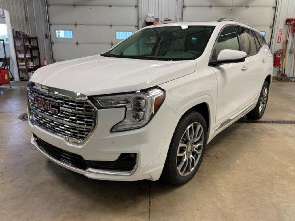 Used 2024 GMC Terrain Denali Sport Utility