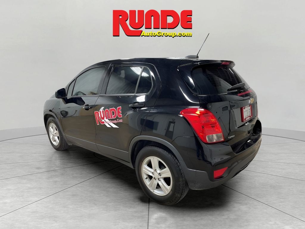 2020 Chevrolet Trax LS photo 3