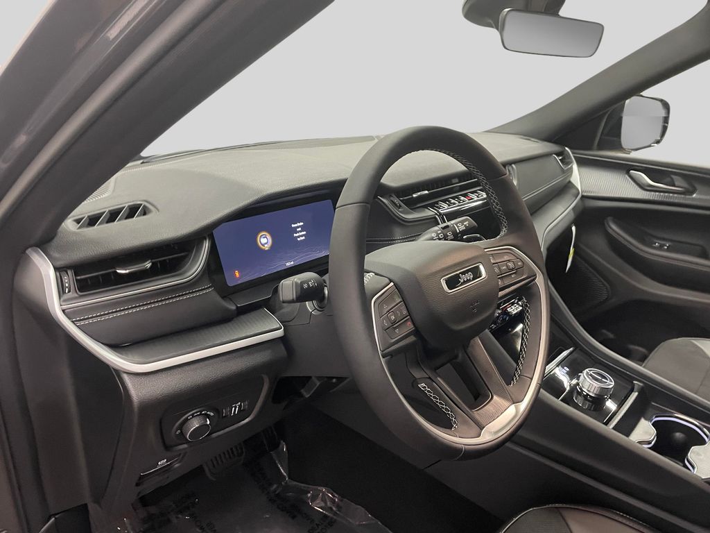 2025 Jeep Grand Cherokee L Altitude - Photo 14