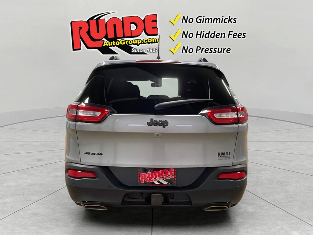 2016 Jeep Cherokee Altitude photo 3