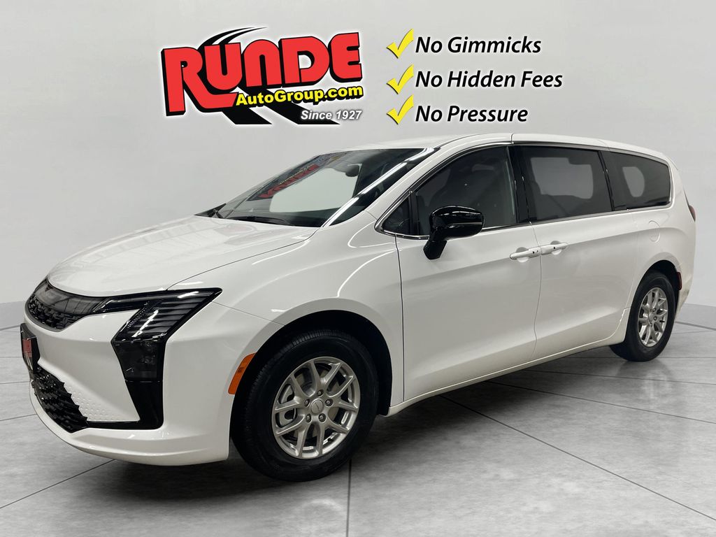 2027 Chrysler Pacifica Select's photo