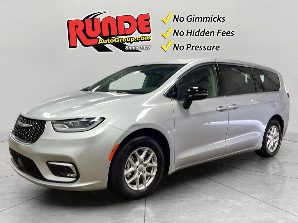 Used 2024 Chrysler Pacifica Touring L Passenger Van