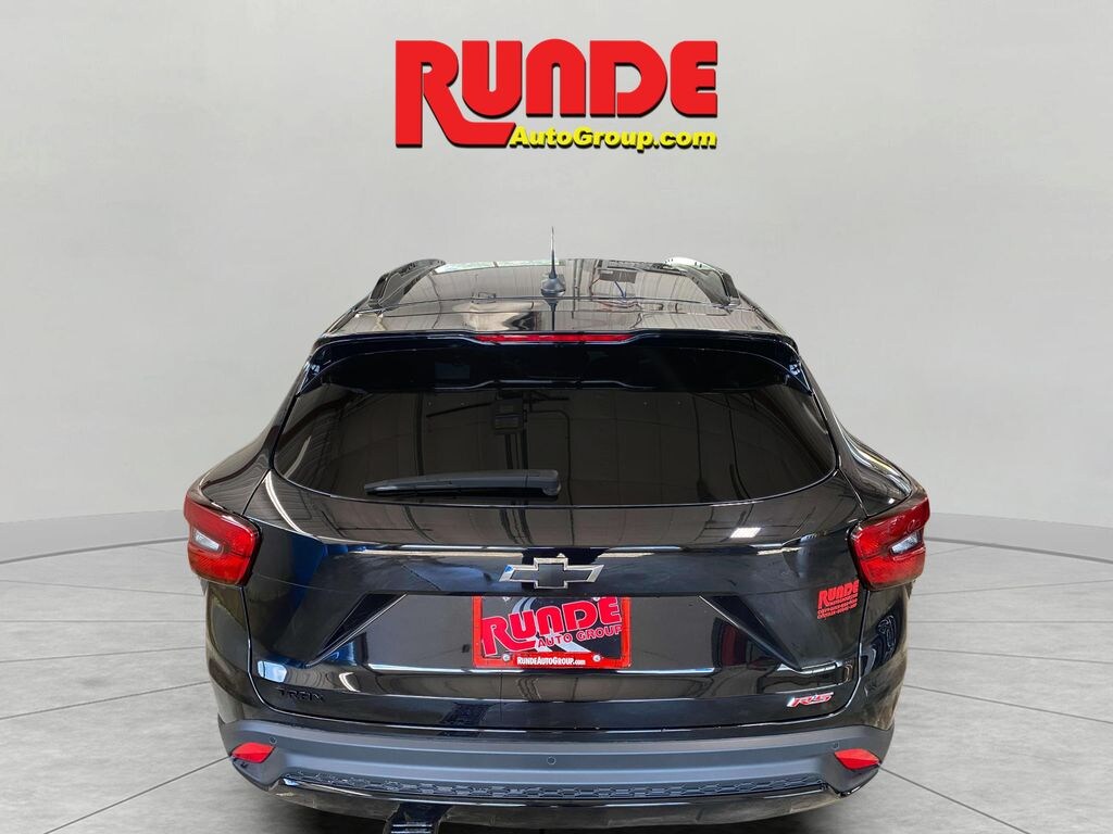 Used 2025 Chevrolet Trax 2RS SUV