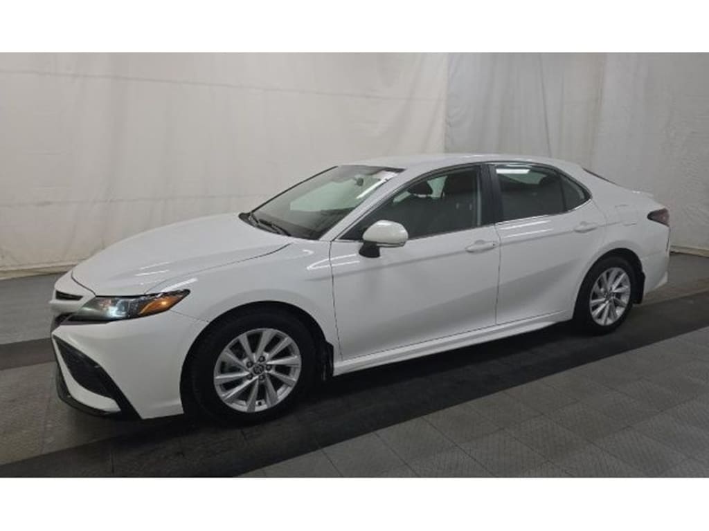 Used 2024 Toyota Camry SE Sedan