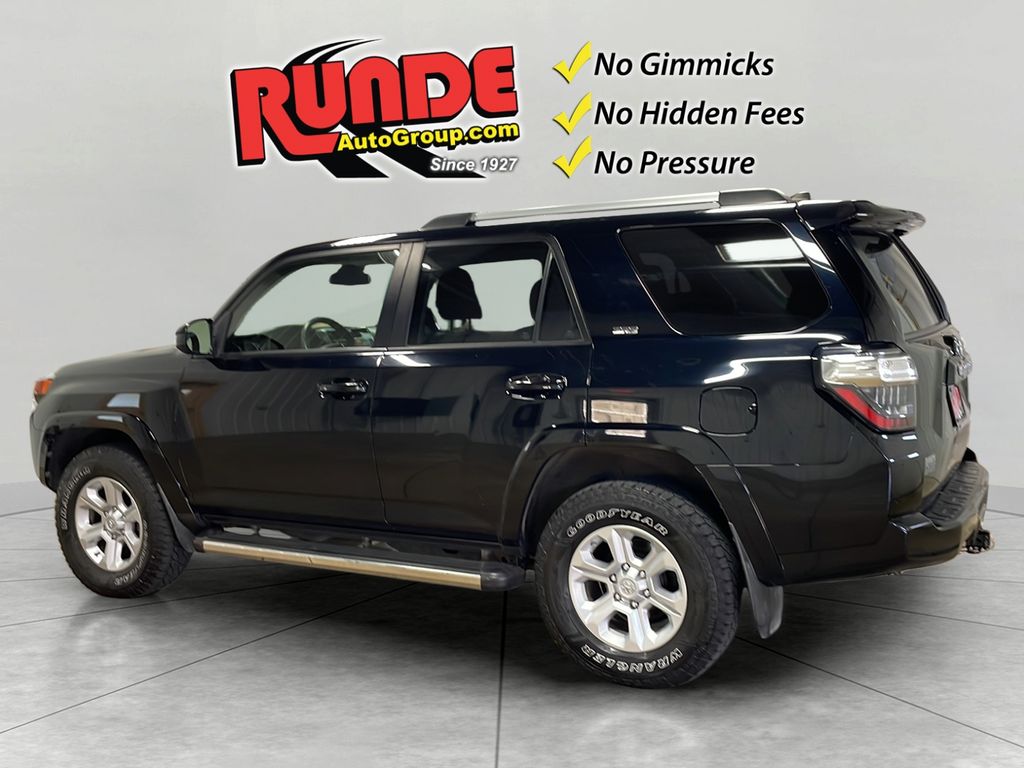 2021 Toyota 4Runner SR5 photo 2
