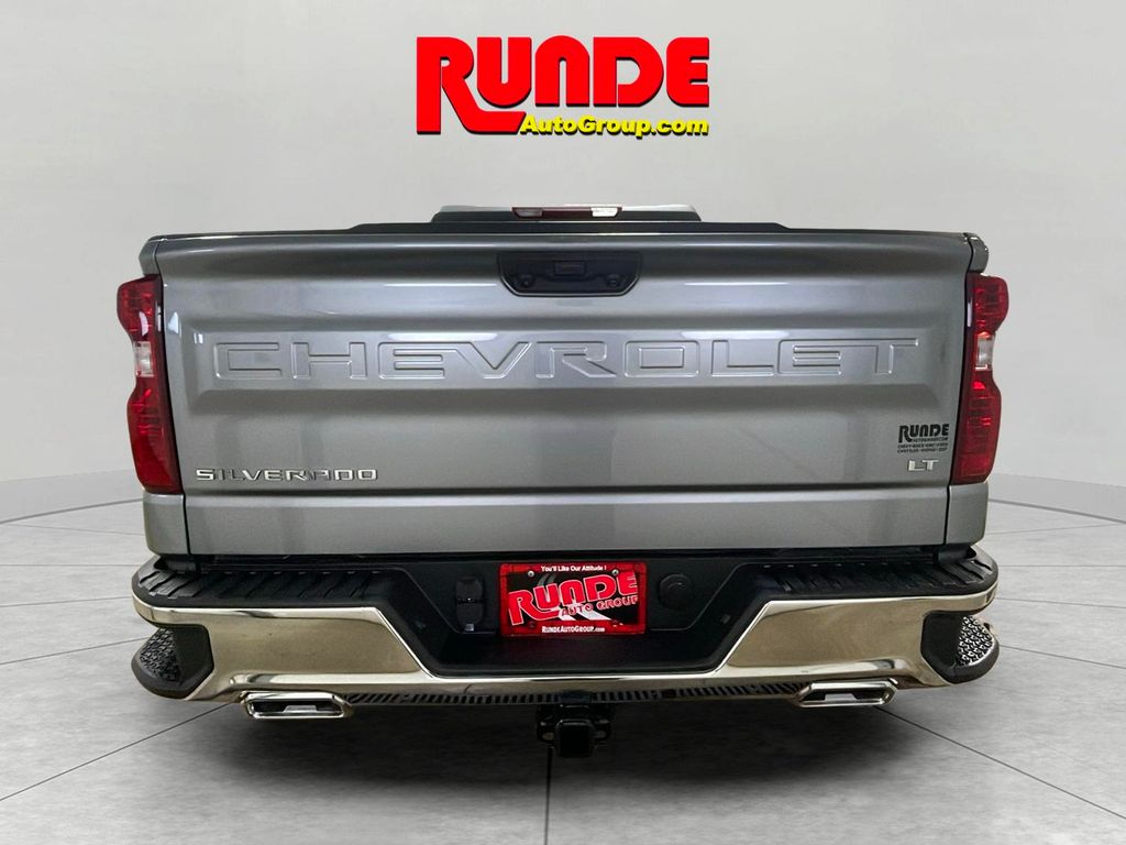 2024 Chevrolet Silverado 1500 LT photo 4