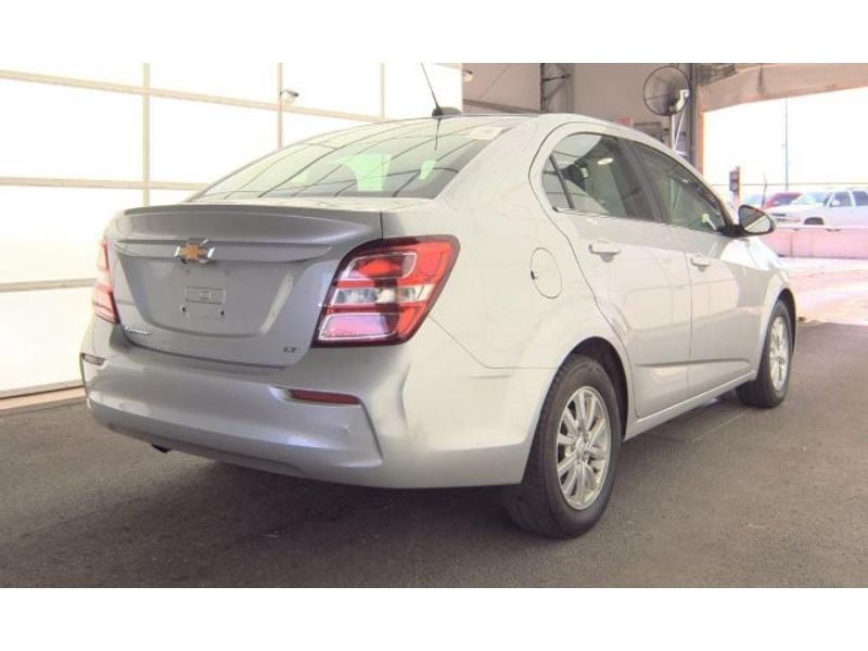 2019 Chevrolet Sonic LT photo 3