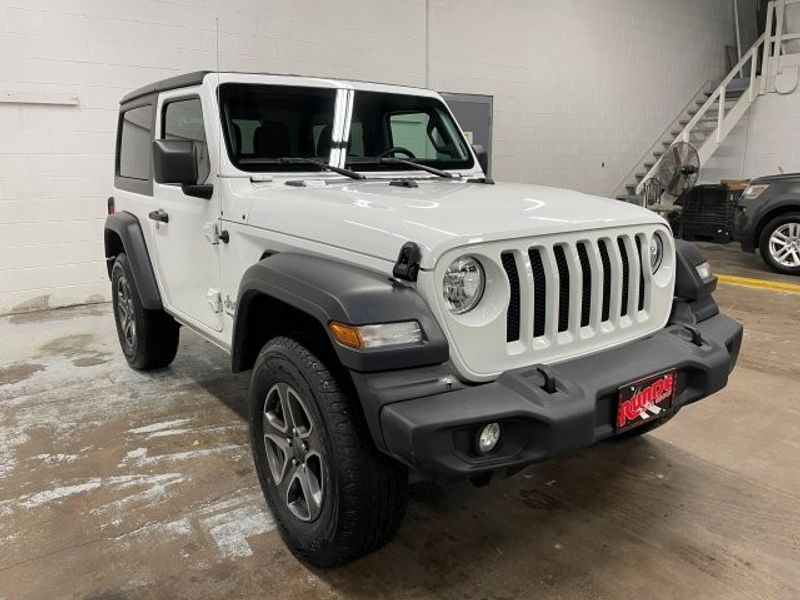 2019 Jeep Wrangler Sport S photo 3