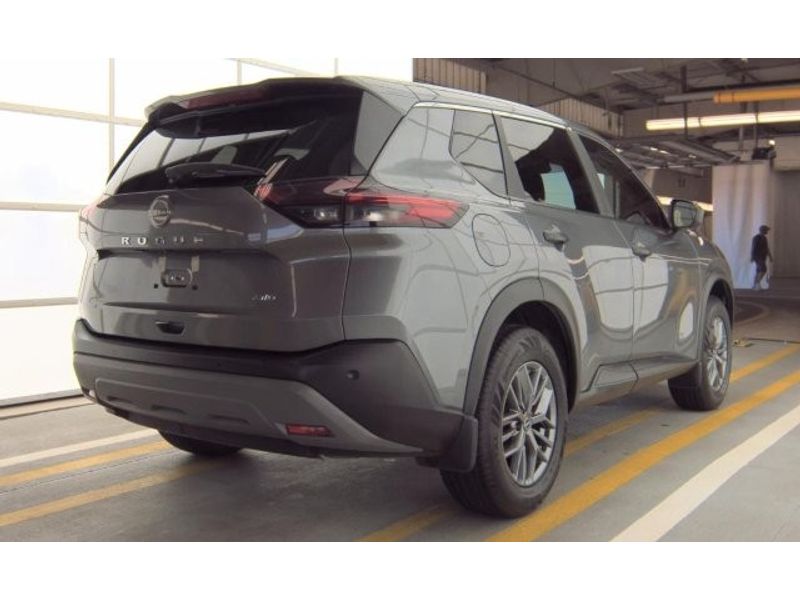 2023 Nissan Rogue S AWD photo 2