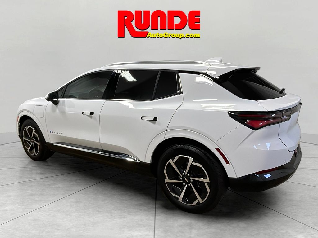 2025 Chevrolet Equinox EV 1LT photo 3