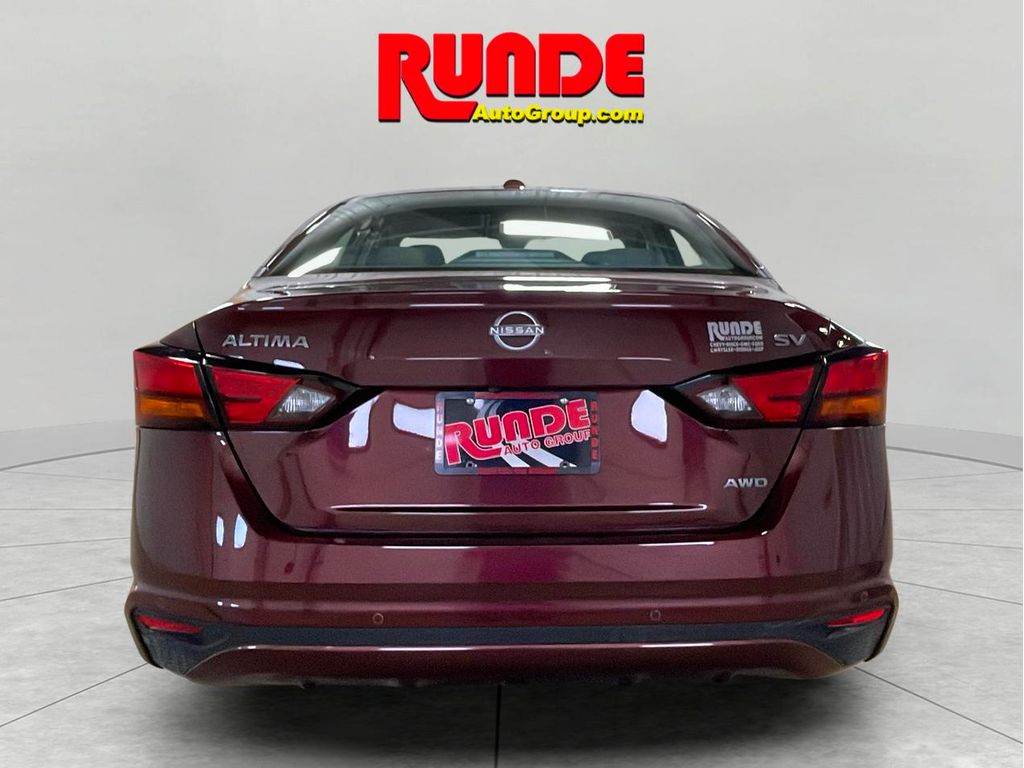 2024 Nissan Altima 2.5 SV photo 3