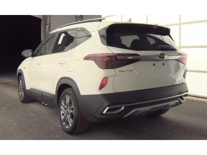 2021 Kia Seltos S photo 3