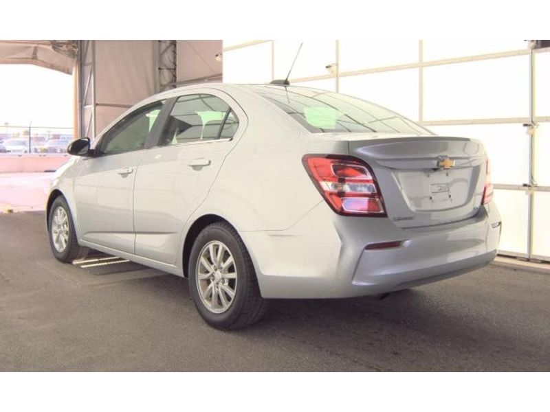 2019 Chevrolet Sonic LT photo 4