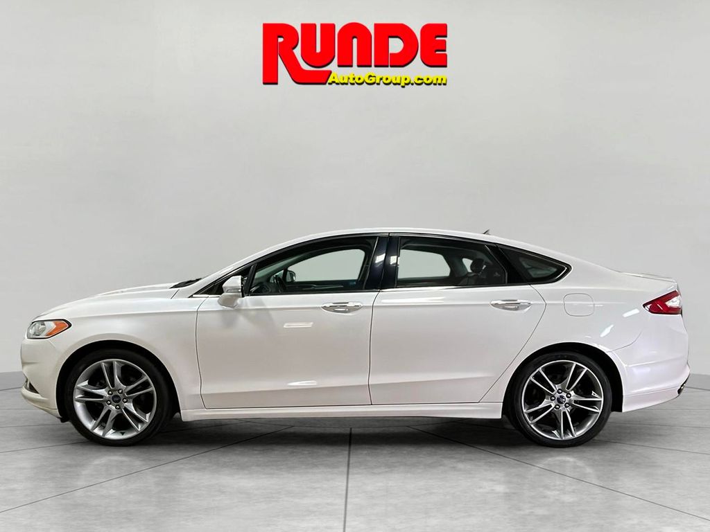 2016 Ford Fusion Titanium photo 2
