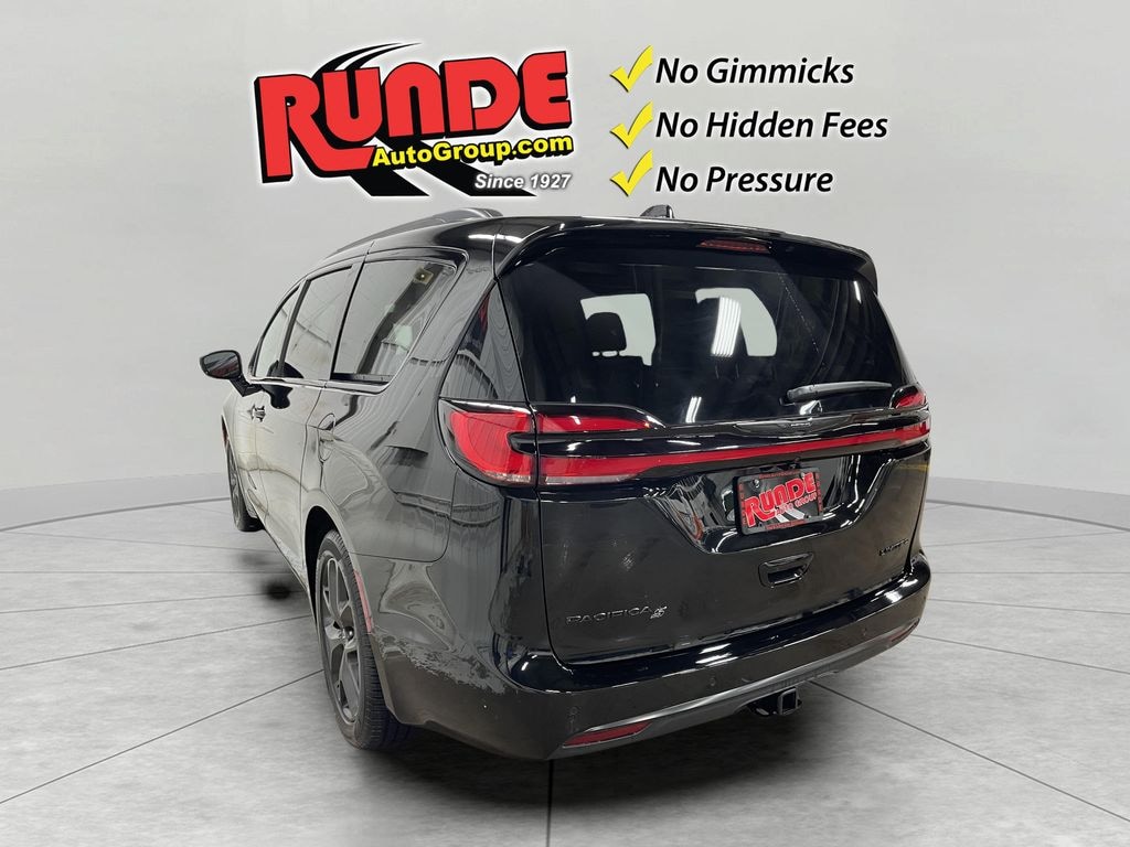 New 2026 Chrysler Pacifica LIMITED Passenger Van