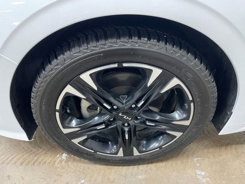 2023 Kia K5 GT-Line photo 4