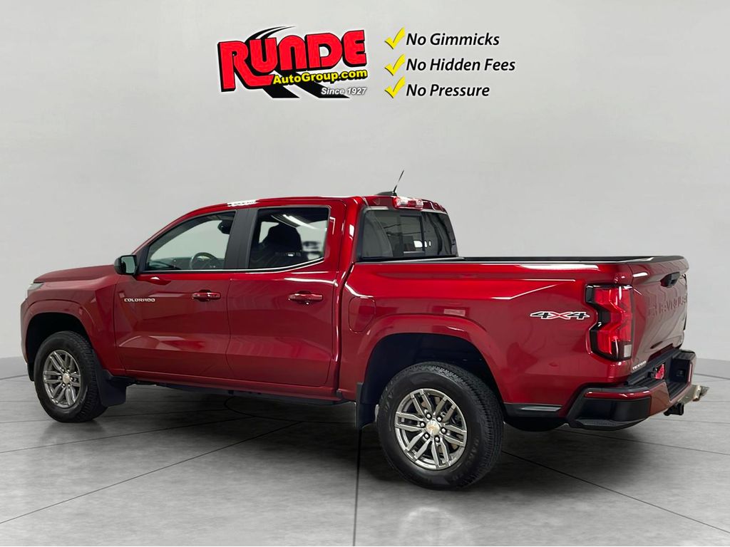 2023 Chevrolet Colorado LT photo 3