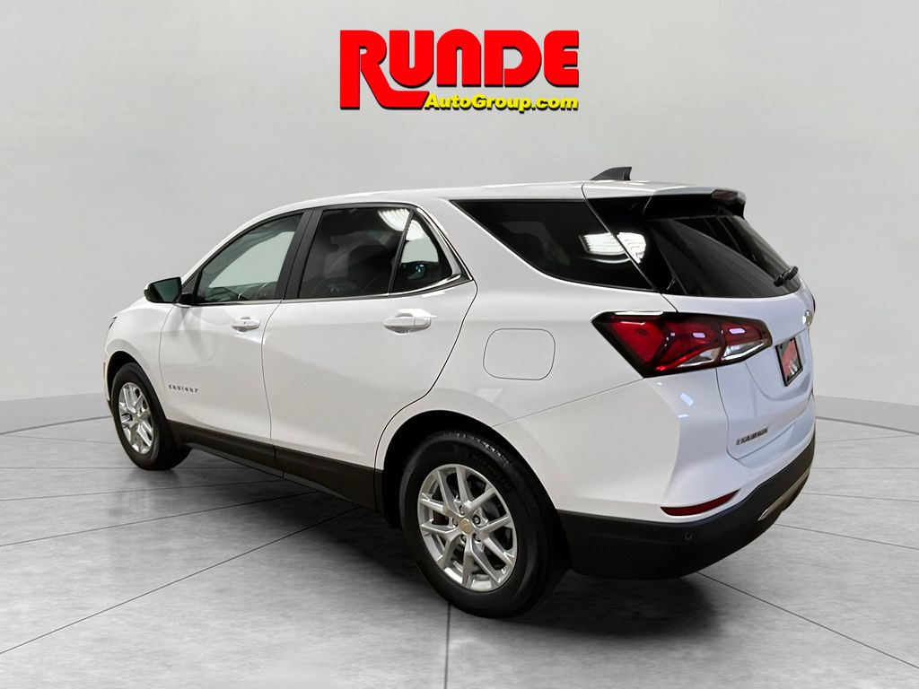 2022 Chevrolet Equinox LT photo 3