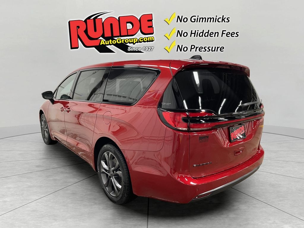 New 2026 Chrysler Pacifica SELECT Passenger Van