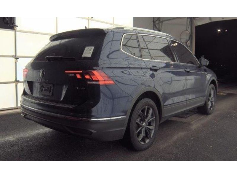 2022 Volkswagen Tiguan SE photo 3