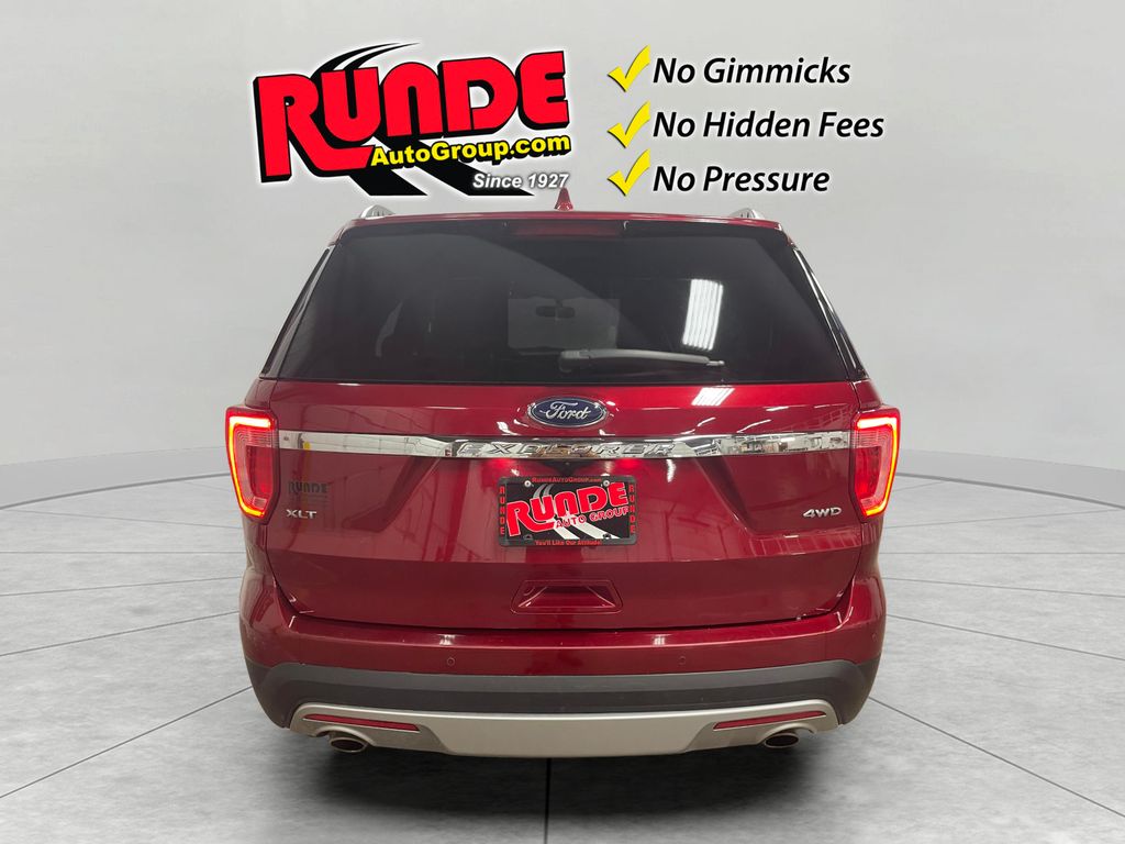 2017 Ford Explorer XLT photo 4