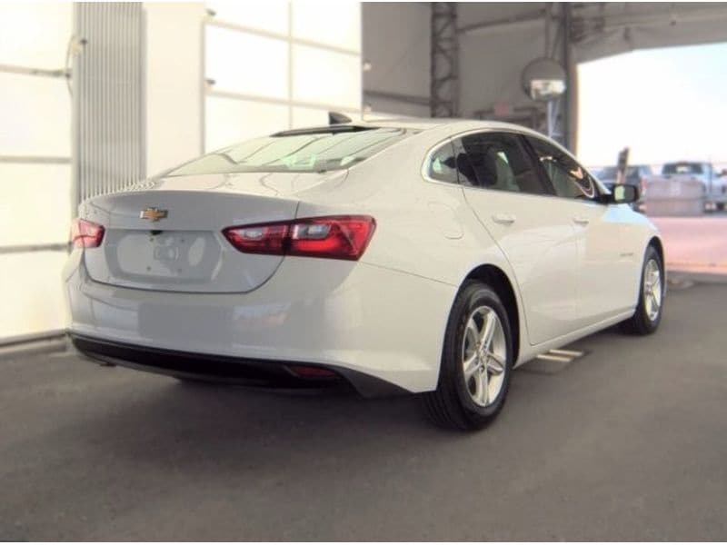 Used 2023 Chevrolet Malibu 1FL with VIN 1G1ZC5ST5PF152603 for sale in Manchester, IA