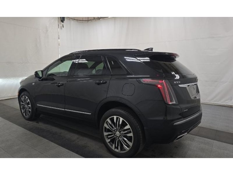 2020 Cadillac XT5 Sport photo 3