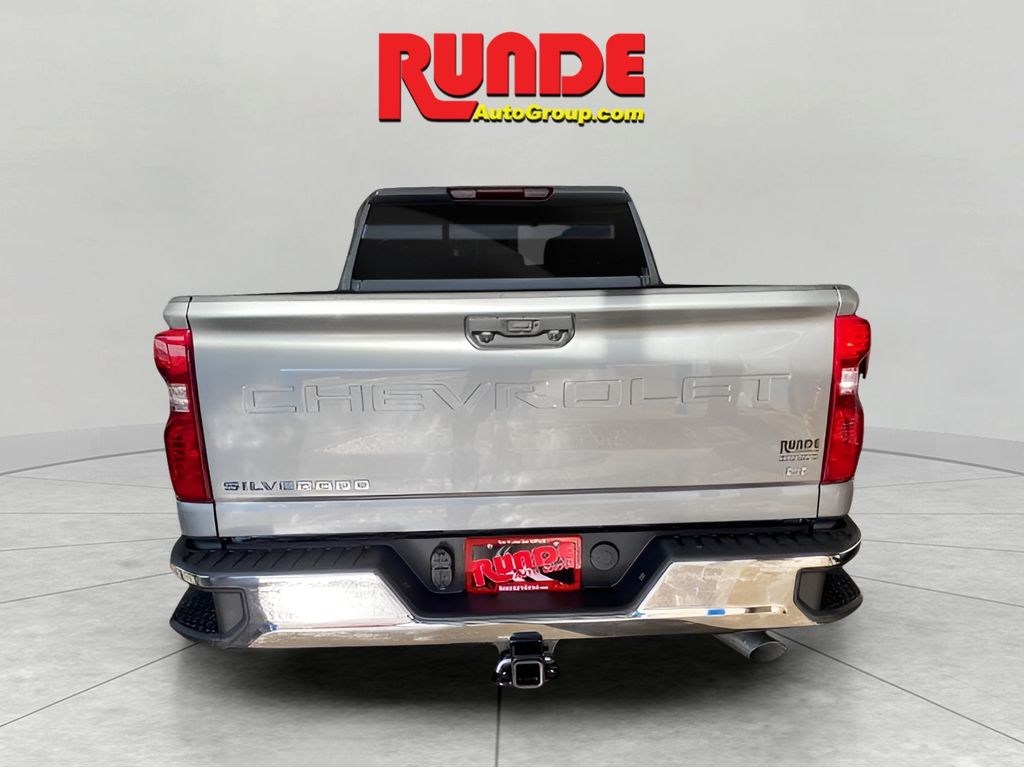 2025 Chevrolet Silverado 2500HD LT photo 3