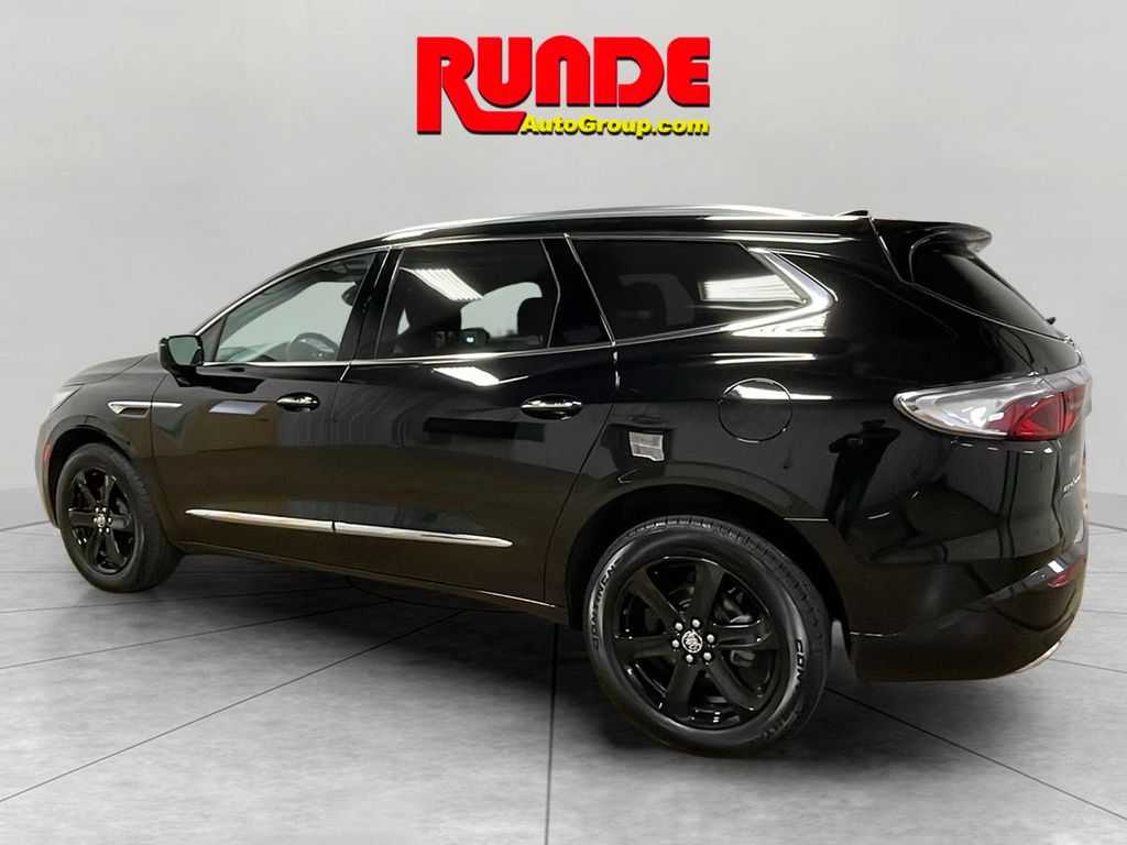 2023 Buick Enclave Touring Essence Sport photo 3