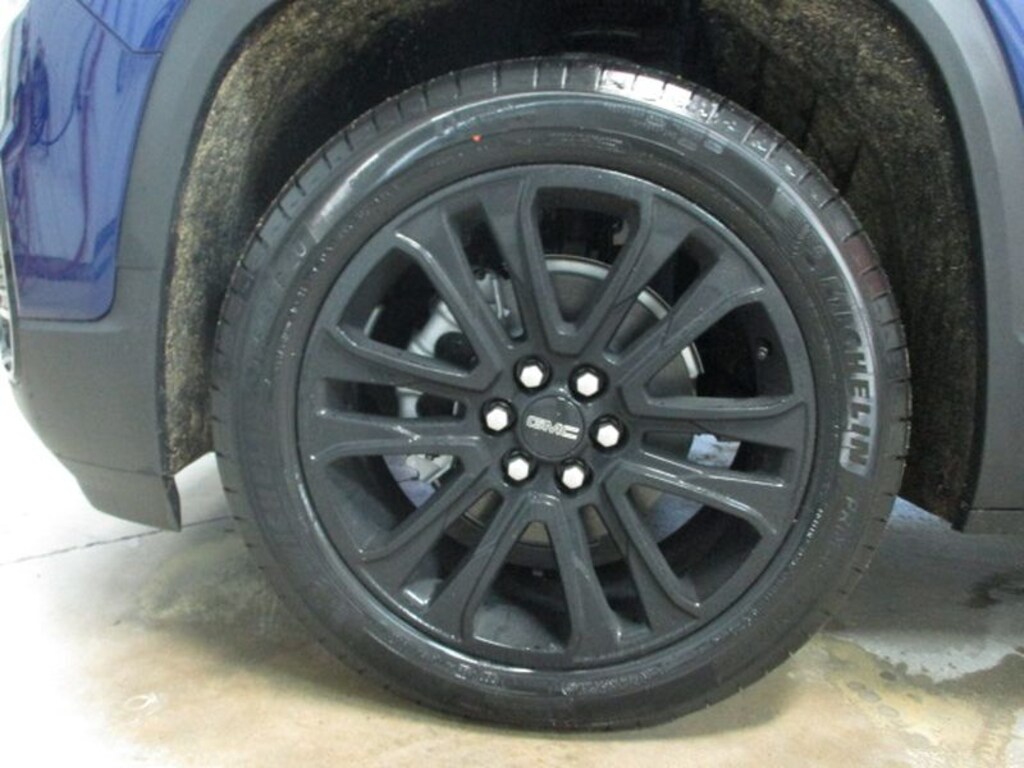 Used 2023 GMC Acadia SLT Sport Utility