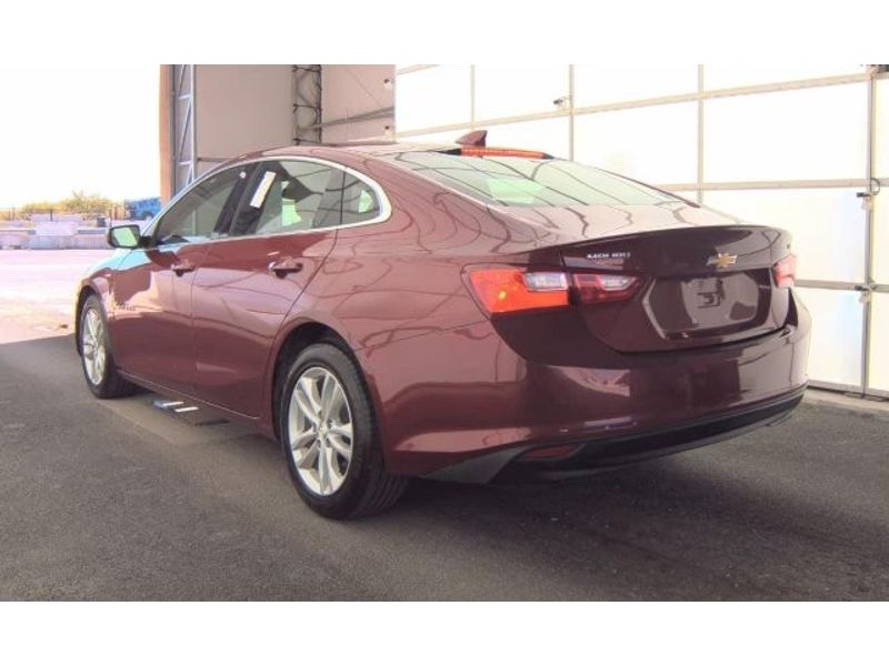 2018 Chevrolet Malibu 1LT photo 4