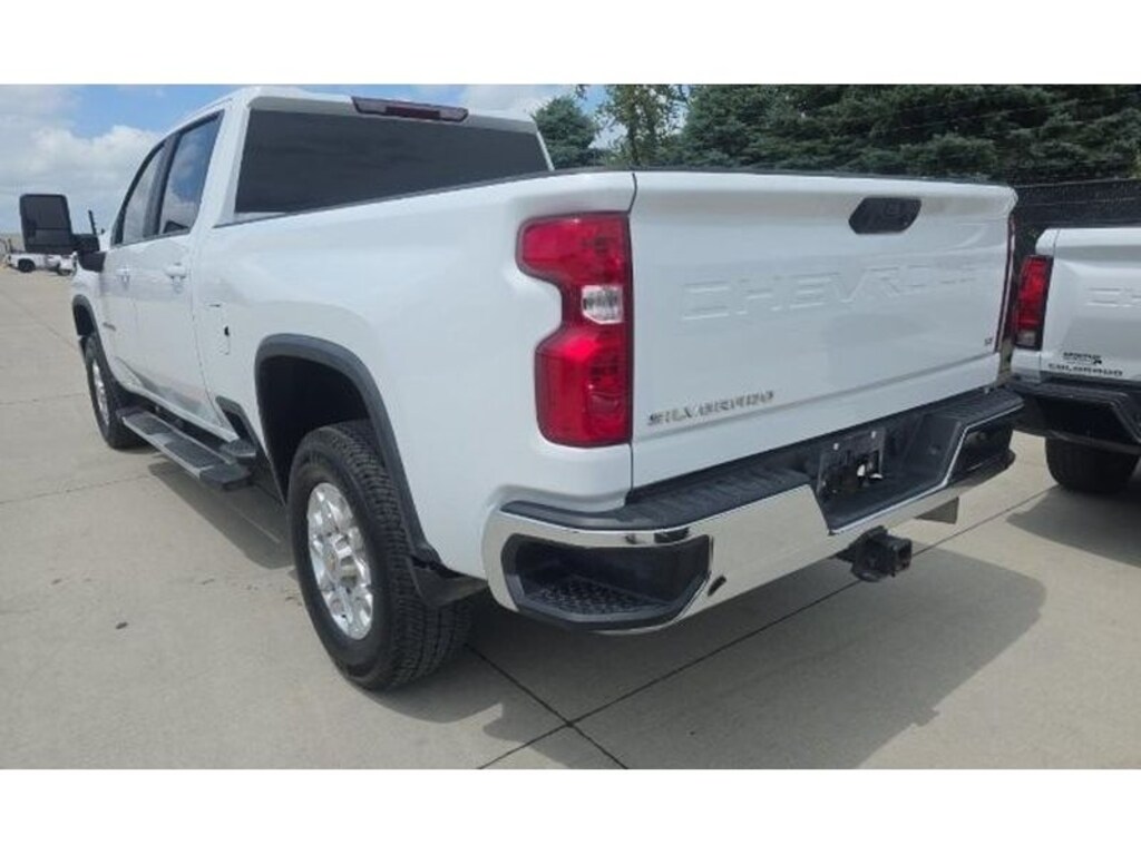 Used 2025 Chevrolet Silverado LT Crew Cab