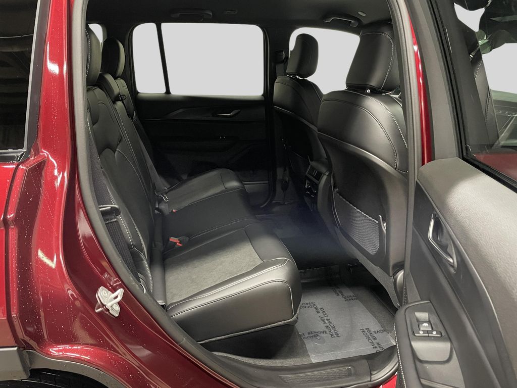 2025 Jeep Grand Cherokee Altitude - Photo 10