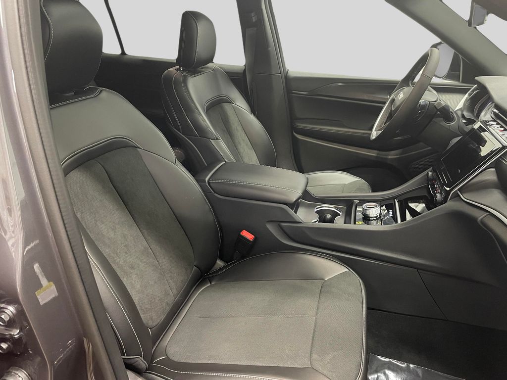 2025 Jeep Grand Cherokee L Altitude - Photo 9