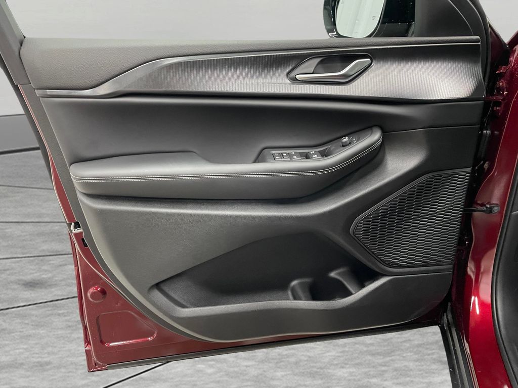 2025 Jeep Grand Cherokee Altitude - Photo 18