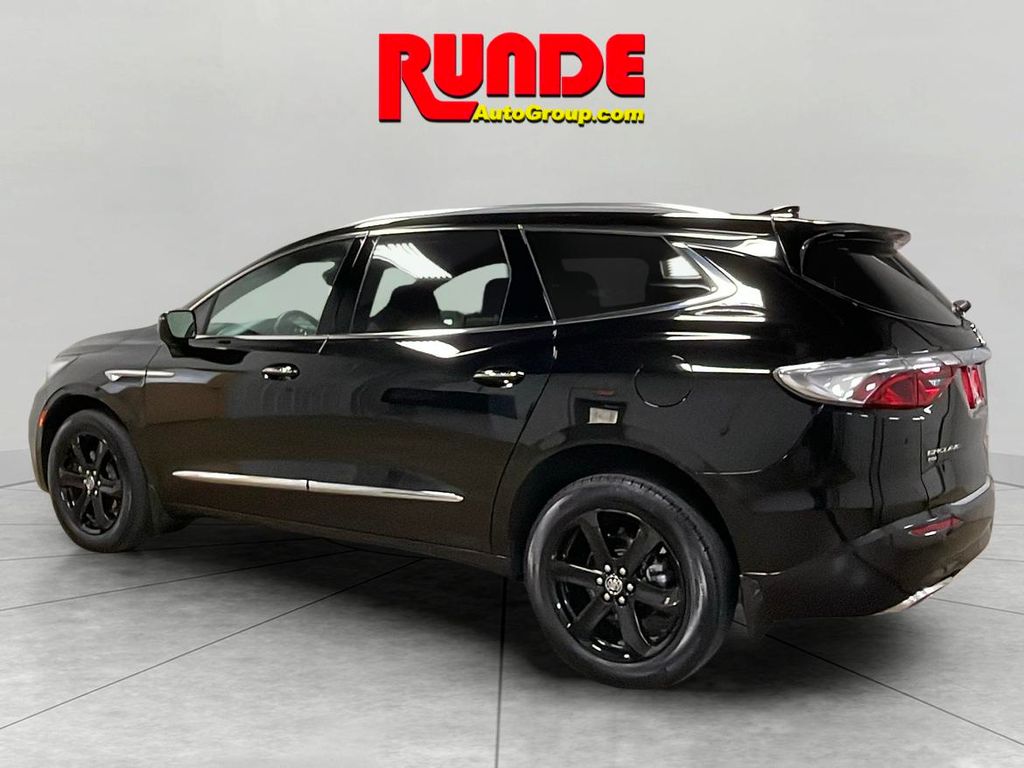 2023 Buick Enclave Essence Sport Touring photo 2
